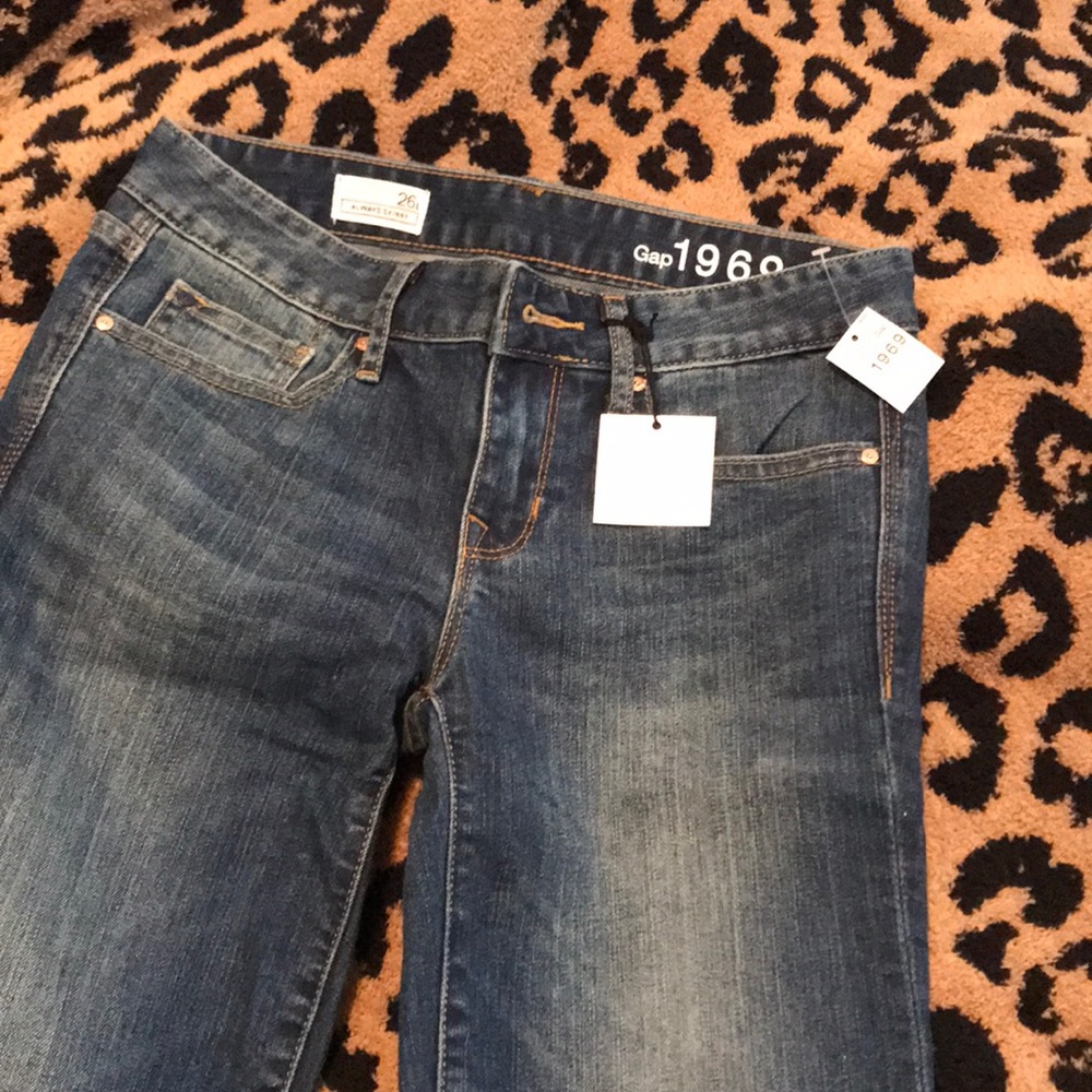 Gap Skinny Jeans- never worn, tags on.